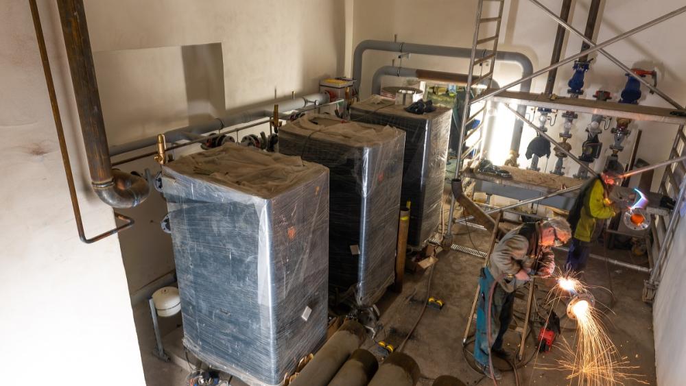 DOKONČENÍ STAVEBNÍCH PRACÍ, ZÁVOZ TECHNOLOGIE PLYNOVÝCH KOTLŮ, PŘÍPRAVA TOPENÁŘSKÝCH ČINNOSTÍ REALIZACE 05/2021